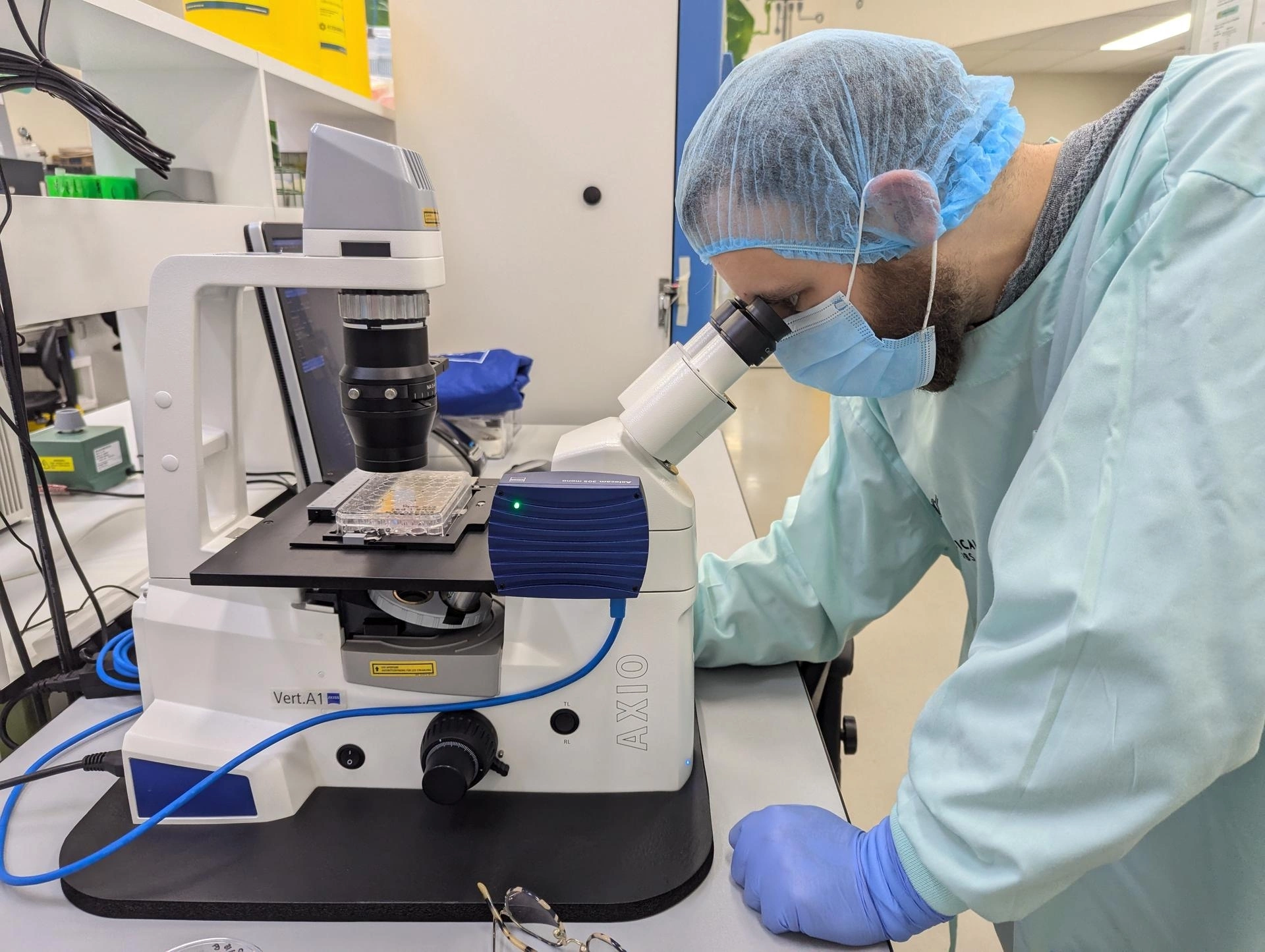 máy tính đầu tiên 