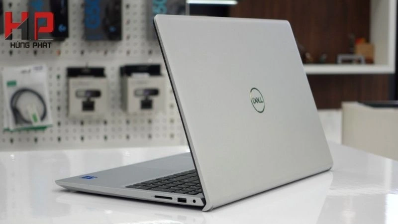 Laptop trưng bày